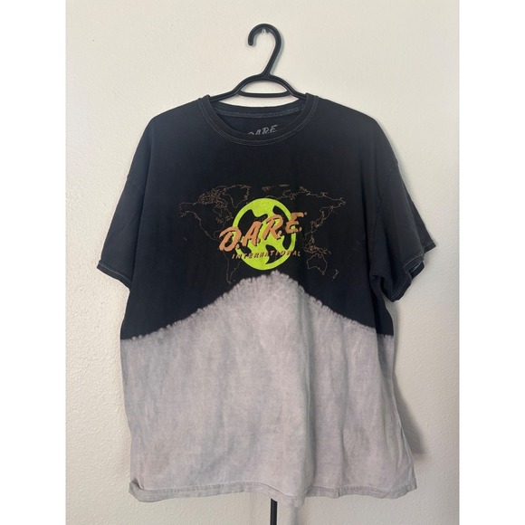 DARE Other - DARE International Graphic T-Shirt‎ Mens Large Black Grey Dip Dye Bleach Wash L